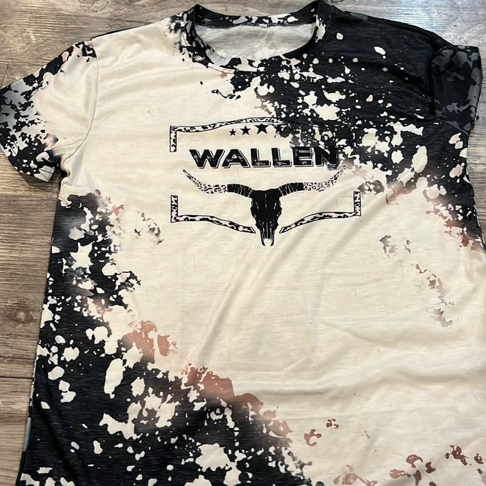 Women’s Wallen T shirt, never worn